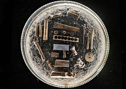 Tanio kupić, drogo sprzedać   (Z historią w tle) 