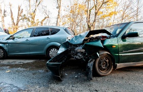 Zderzenie trzech aut w Dąbrowie
