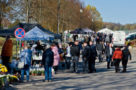 Elblążanie odwiedzają groby bliskich