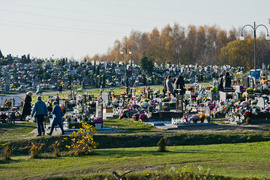 Elblążanie odwiedzają groby bliskich
