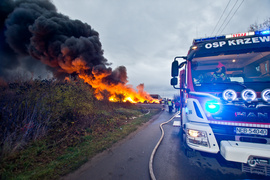 Gigantyczny pożar w Gronowie Górnym. Sytuacja jest już opanowana  (aktualizacja) 