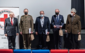 Honorowi odebrali honory