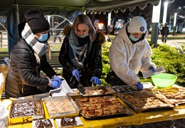 „Nie jesteś sam”, czyli wigilia na placu Dworcowym