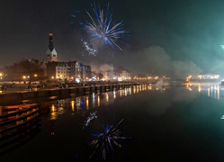 Na pokazie fajerwerków elblążanie przywitali nowy rok
