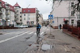 Dziurawe dywagacje drogowe (opinia)