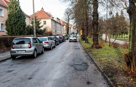 Dziurawe dywagacje drogowe (opinia)