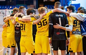 Futsal na żółto, biało i niebiesko