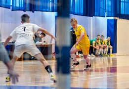 Futsal na żółto, biało i niebiesko