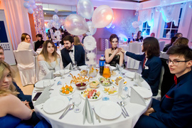 Obok Plastyka – studniówka \"Plastyka\"