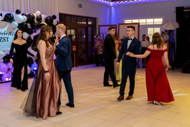 Studniówka ZST: Idziemy na żywioł