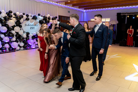 Studniówka ZST: Idziemy na żywioł