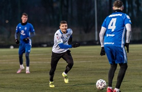 Olimpia wygrała w zimny, deszczowy wieczór