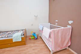 Wolontariusze odświeżają hotelowiec