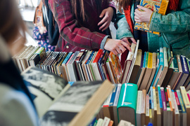 \"Literatura ma siłę\". Kiermasz dla Ukrainy