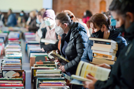 \"Literatura ma siłę\". Kiermasz dla Ukrainy