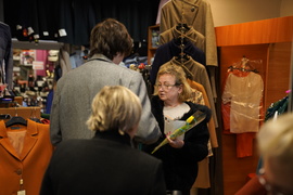 Żółte tulipany dla elblążanek od Ruchu Polska 2050 z okazji Dnia Kobiet 