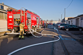 Spłonął warsztat z 5 pojazdami w środku