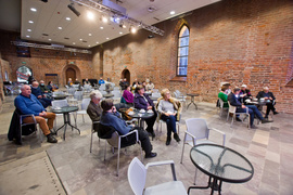 Ludowy czyli gorszy?