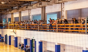 Zacięta walka i podział punktów z liderem