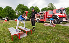 W mundurze... lecz bardziej na luzie