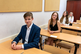 Oblać nie można, ale podejść trzeba. Ósmoklasiści kontra polski