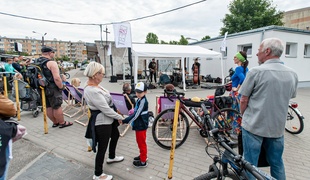 Na targowisku wszystko gra