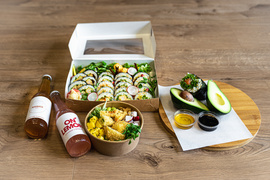 Pyszne i świeże street food sushi w Elblągu