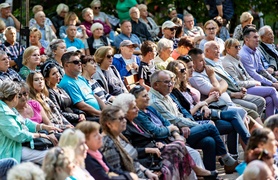 Niedziela pod znakiem Mrożka