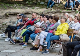 Niedziela pod znakiem Mrożka