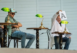 Niedziela pod znakiem Mrożka