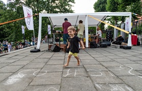 Dźwięki popłynęły po schodach