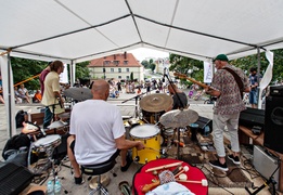 Dźwięki popłynęły po schodach