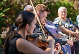 Klasycznie w Różanym Ogrodzie