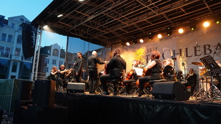 Wodecki wspomniany... muzyką