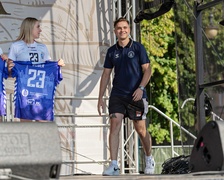 Słoneczna prezentacja Startu