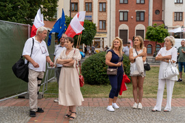 Muzyka... popłynęła