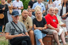 Muzyka... popłynęła
