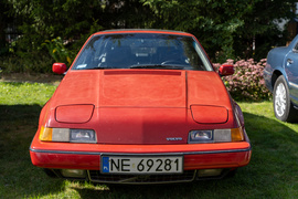 Najpierw go słychać, a potem widać