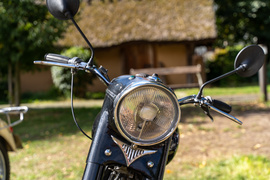 Najpierw go słychać, a potem widać