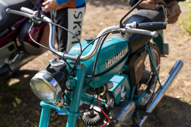 Najpierw go słychać, a potem widać