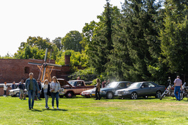 Najpierw go słychać, a potem widać