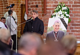 Pożegnali biskupa Jana Styrnę