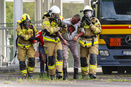 Pożar w bazie paliw i lasach Zaporowa