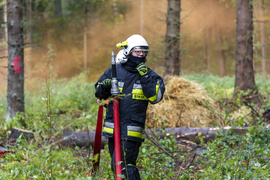 Pożar w bazie paliw i lasach Zaporowa