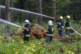 Pożar w bazie paliw i lasach Zaporowa