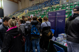 Praca (i szkoła) szukają człowieka