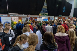 Praca (i szkoła) szukają człowieka