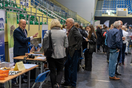 Praca (i szkoła) szukają człowieka