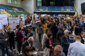 Praca (i szkoła) szukają człowieka