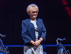 „Kto kocha, ten jest zdolny do poświęceń”. Nagroda Tuus dla Elżbiety Szandrochy